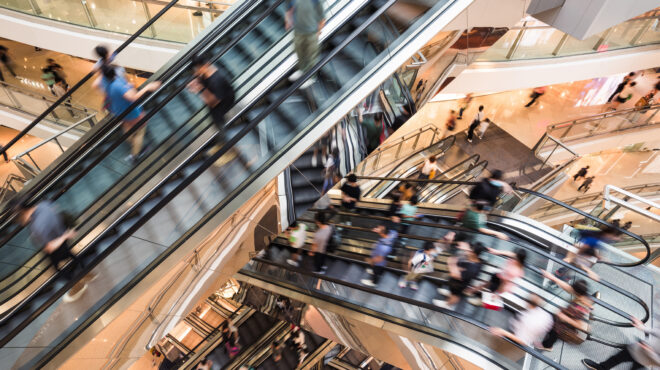 ηπα-ακόμα-και-οι-πλούσιοι-κόβουν-έξοδα-563017519