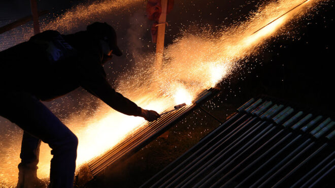 στοπ-στα-βεγγαλικά-της-ανάστασης-από-τ-563008117