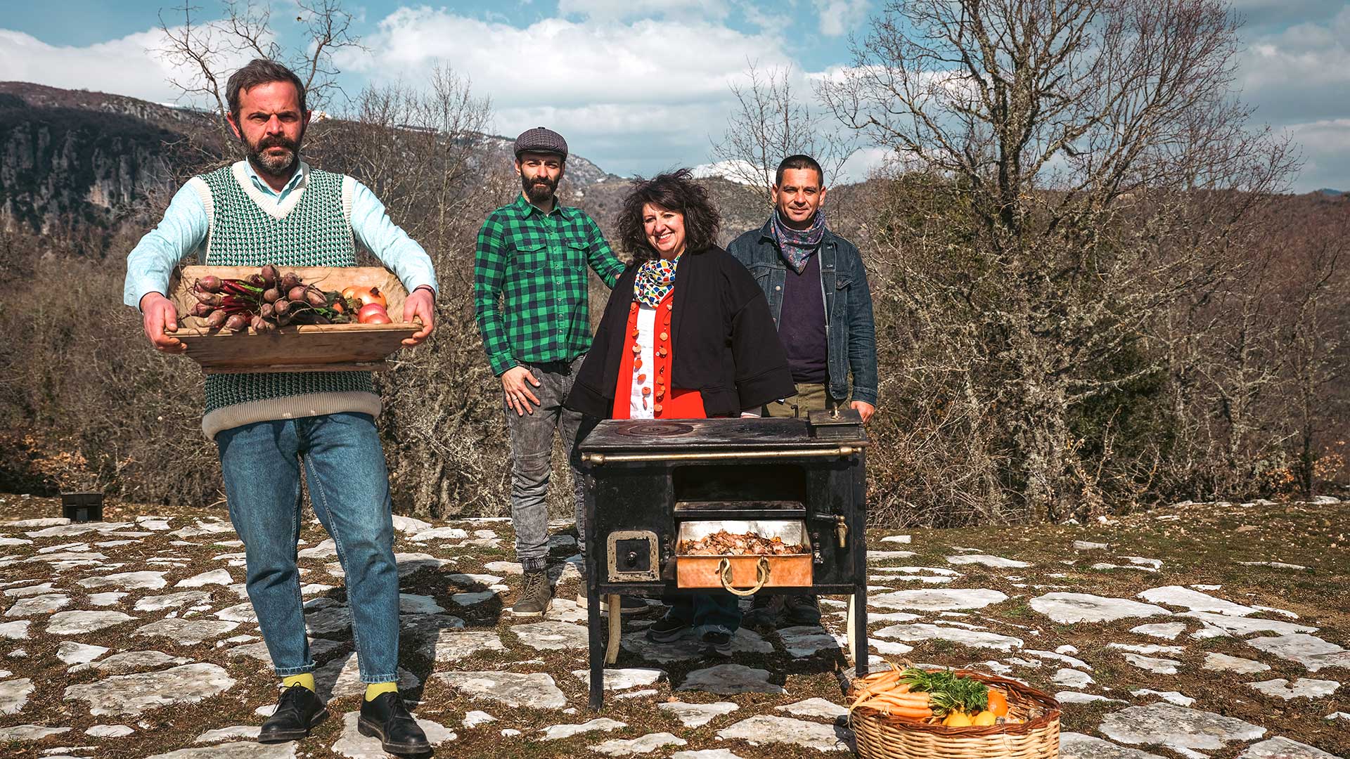 Πάσχα στο Ζαγόρι με πίτες, κλαρίνα και αρνί: 14 συνταγές στη μασίνα και στη γάστρα-4