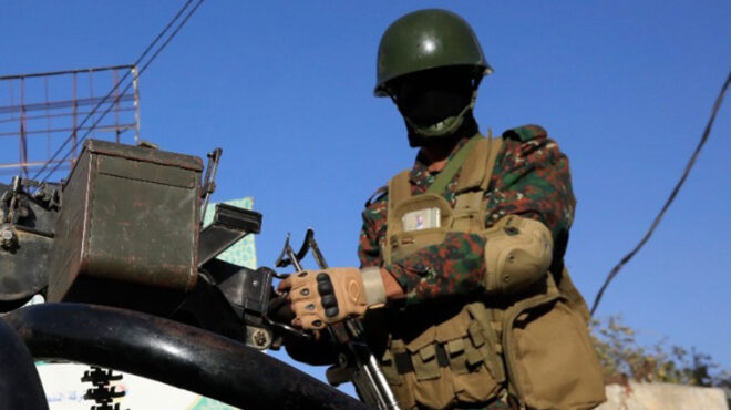 χούθι-επιτεθήκαμε-σε-εμπορικά-και-πολ-563039902