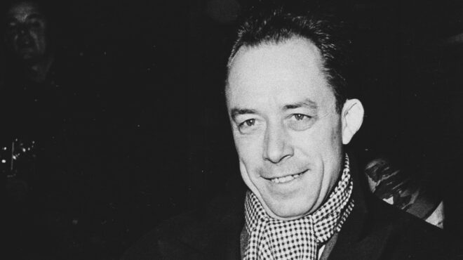 αλμπέρ-καμύ-στο-σφυρί-σπάνιο-χειρόγ-563059036