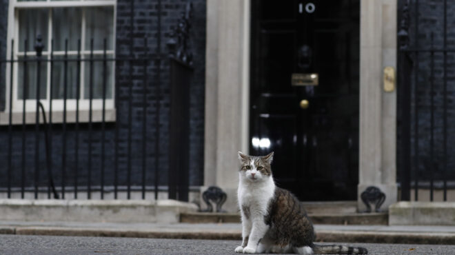 στην-ντάουνινγκ-στριτ-οι-πρωθυπουργο-563097880
