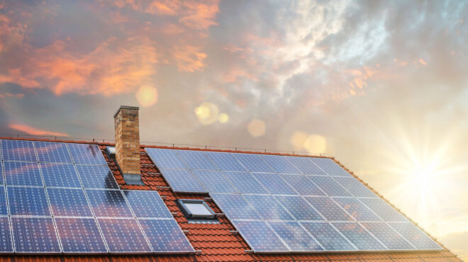 αλλαγές-στα-φωτοβολταϊκά-σπιτιών-επι-563102398