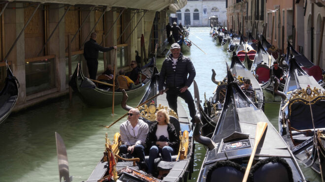 o-υπερτουρισμός-και-ο-κίνδυνος-μετατρο-563059054