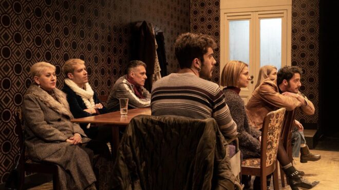 σε-όλους-εσάς-που-ξέρετε-ν-ακούτε-563055409