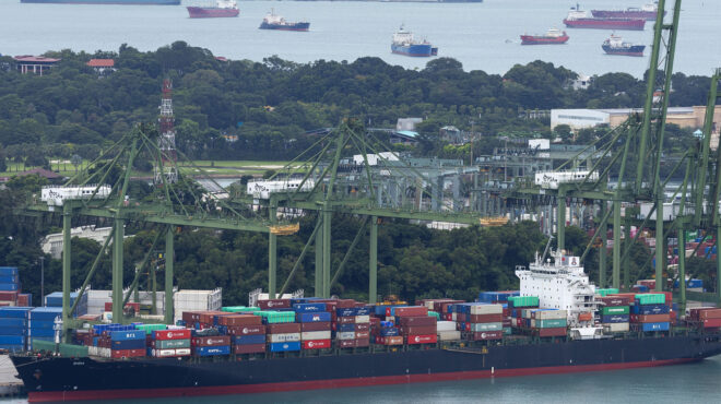 εμφραγμα-στα-λιμάνια-ασίας-και-ευρώ-563098213