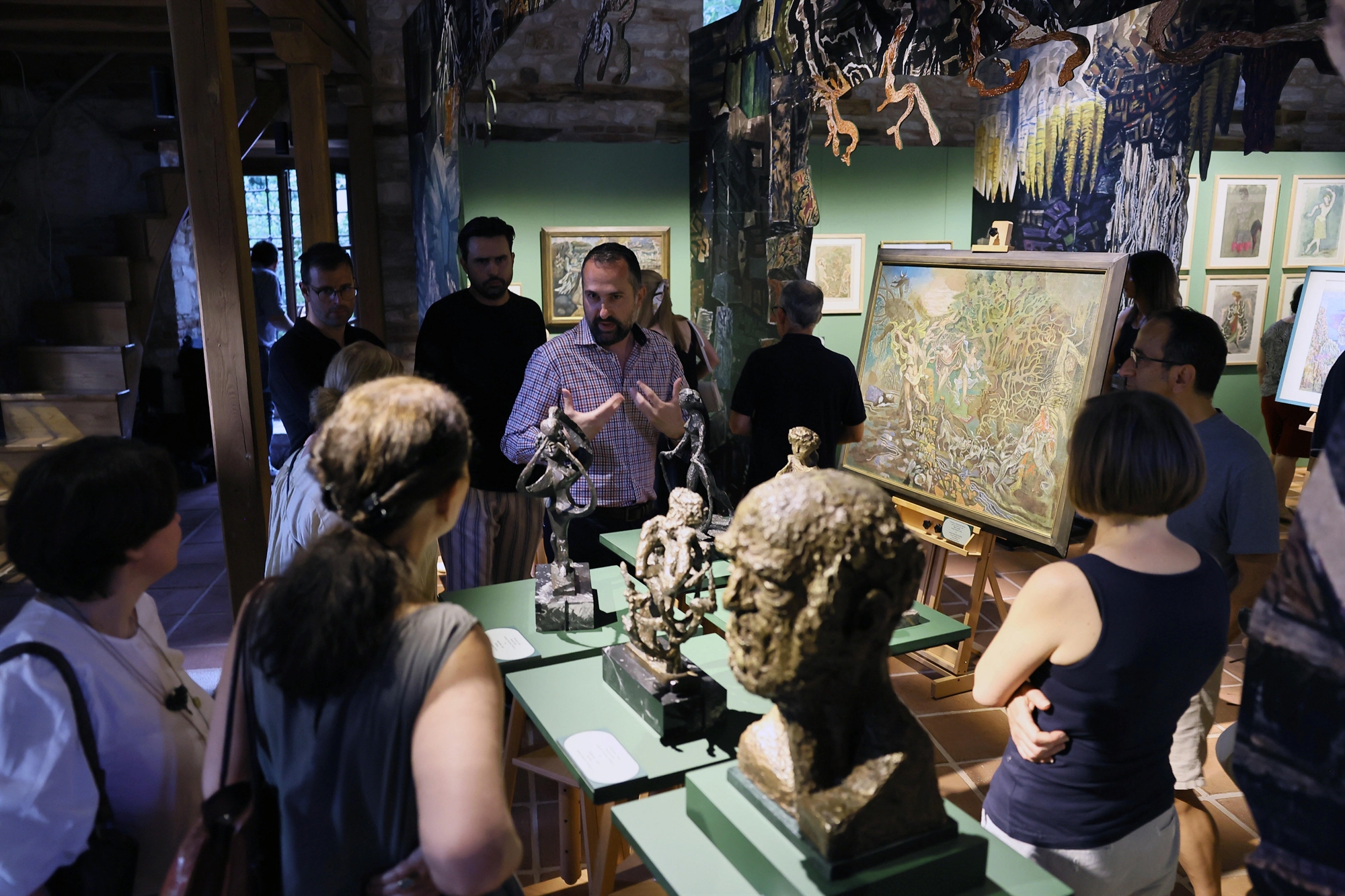 Οι θεοί και οι ήρωες του Γκίκα βρήκαν «στέγη» στο Σαντιρβάν Τζαμί της Δράμας-1