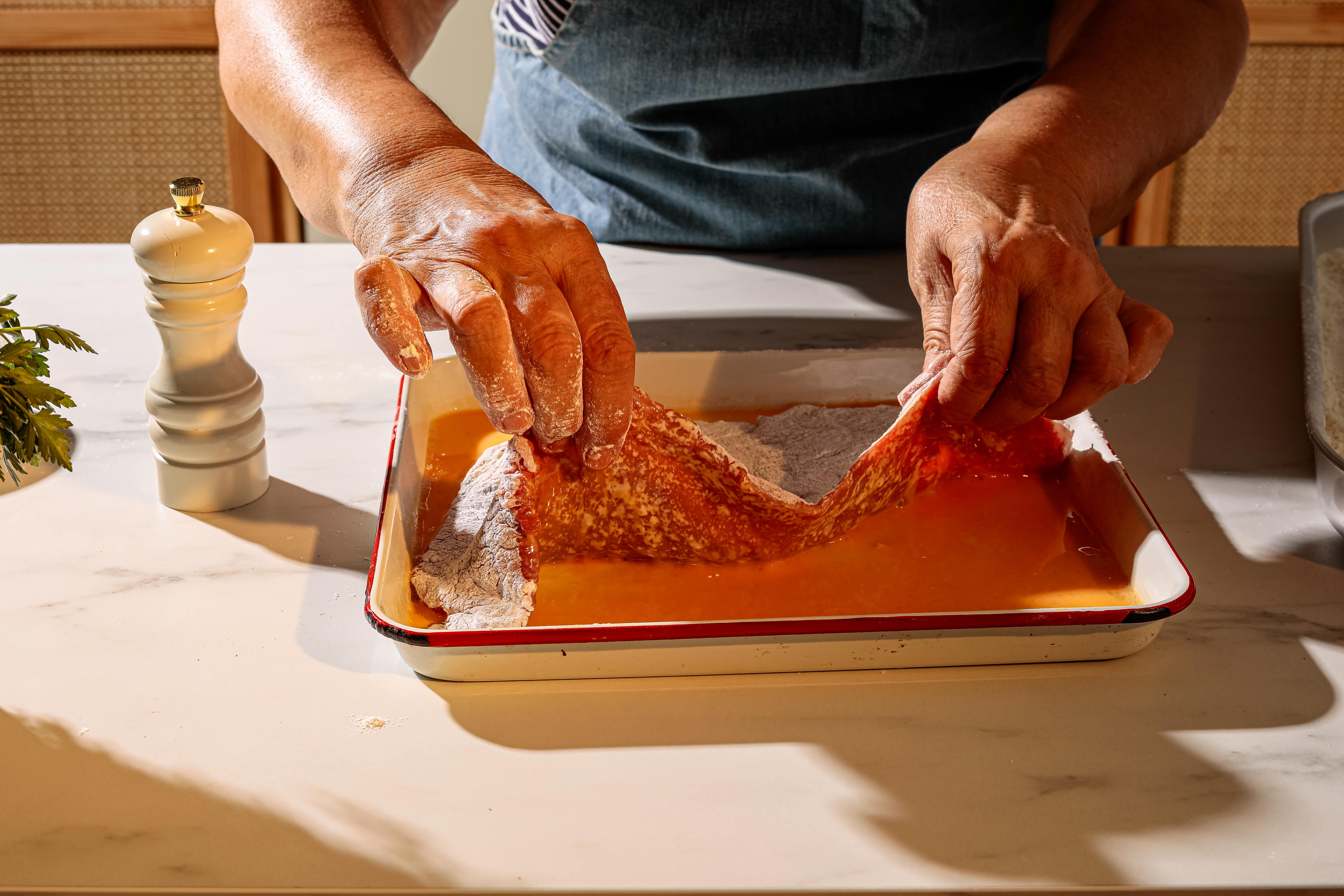 Πώς θα φτιάξουμε το αυθεντικό βιεννέζικο σνίτσελ-2