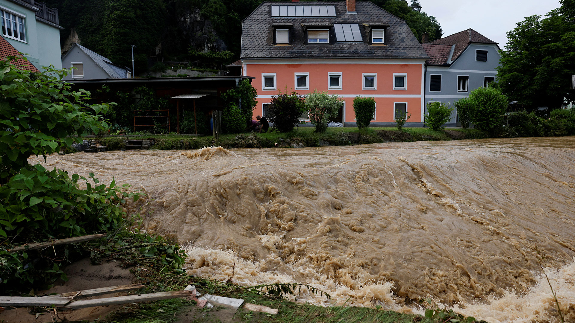 Αυστρία: Σοβαρές ζημιές από τις ισχυρές καταιγίδες – Ενας αγνοούμενος-2