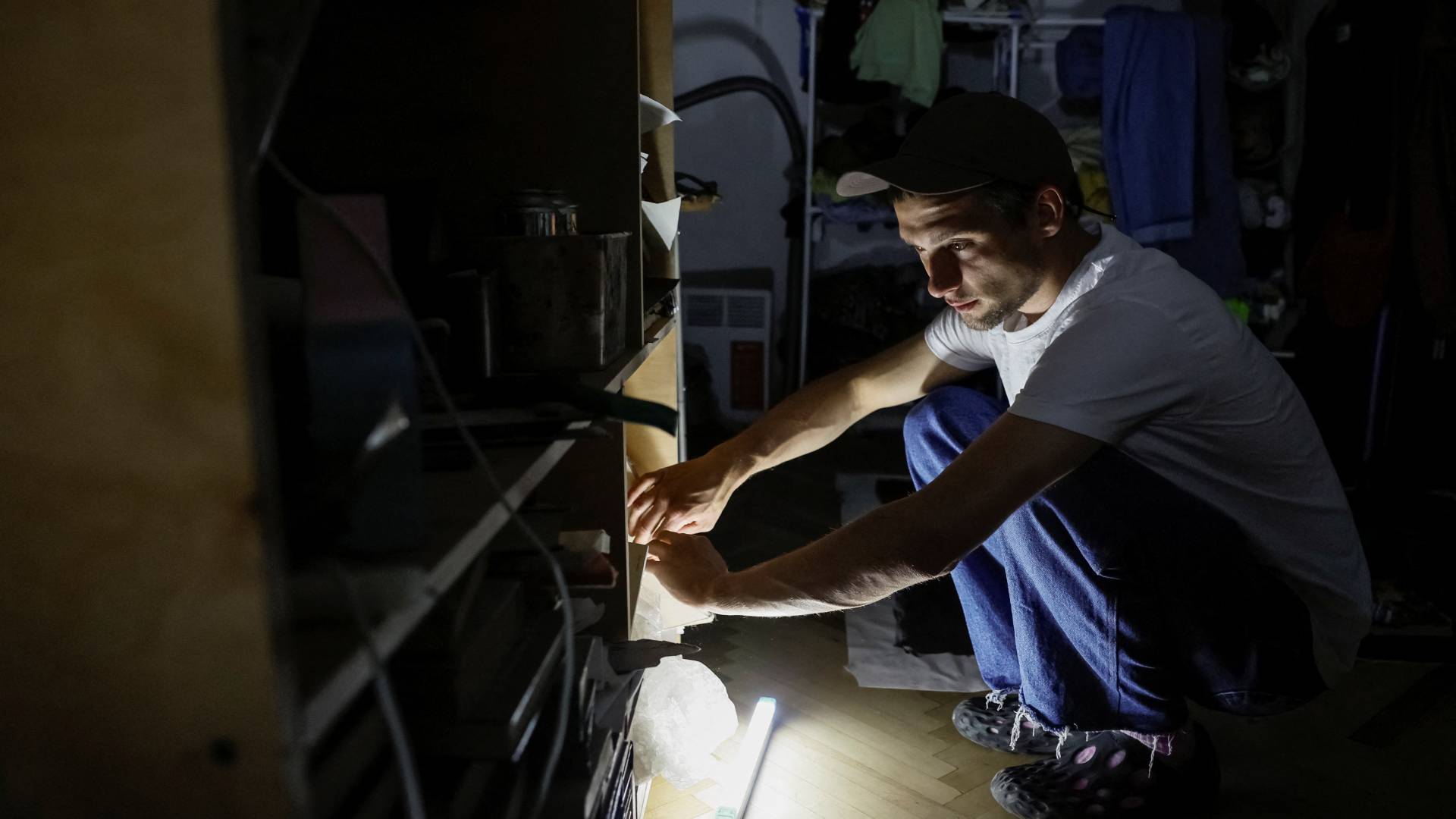 Χωρίς ρεύμα και νερό οι κάτοικοι του Κιέβου: «Τα μπλακάουτ είναι τα χειρότερα» (εικόνες)-4