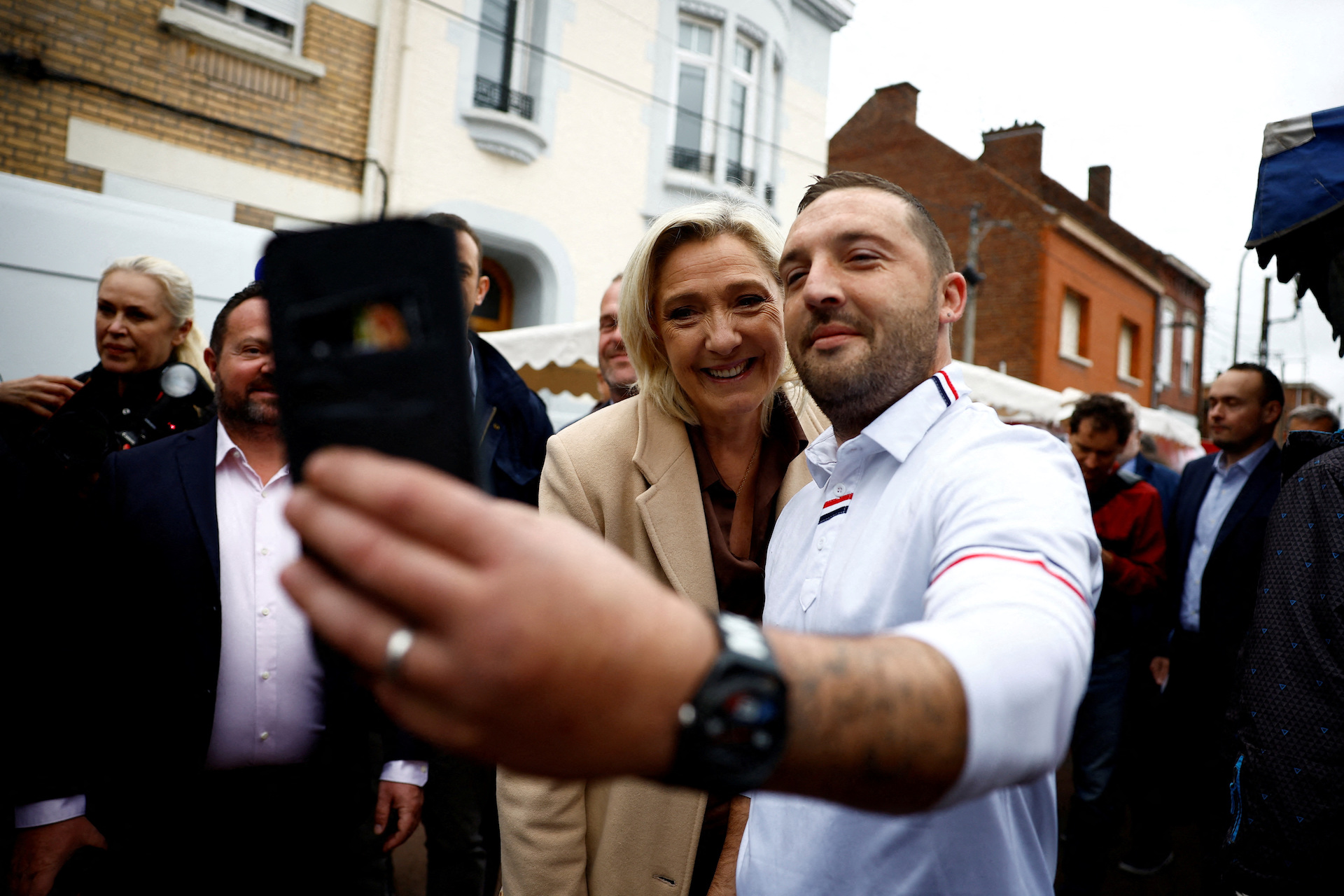 Γαλλία – εκλογές: Η ομάδα Μακρόν κερδίζει έδαφος… αλλά παραμένει τρίτη-1