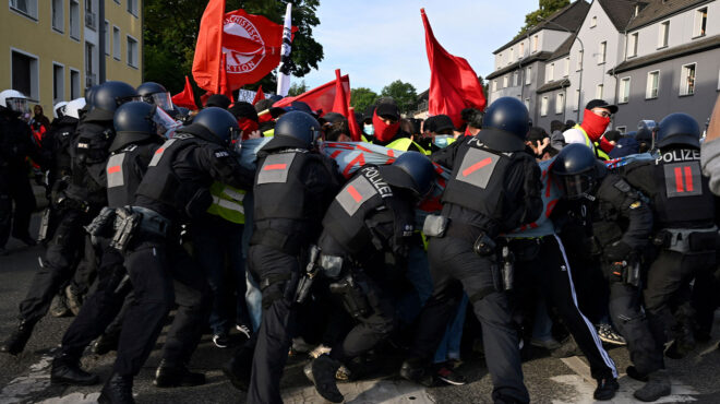 γερμανία-βίαια-επεισόδια-κατά-του-συν-563102875