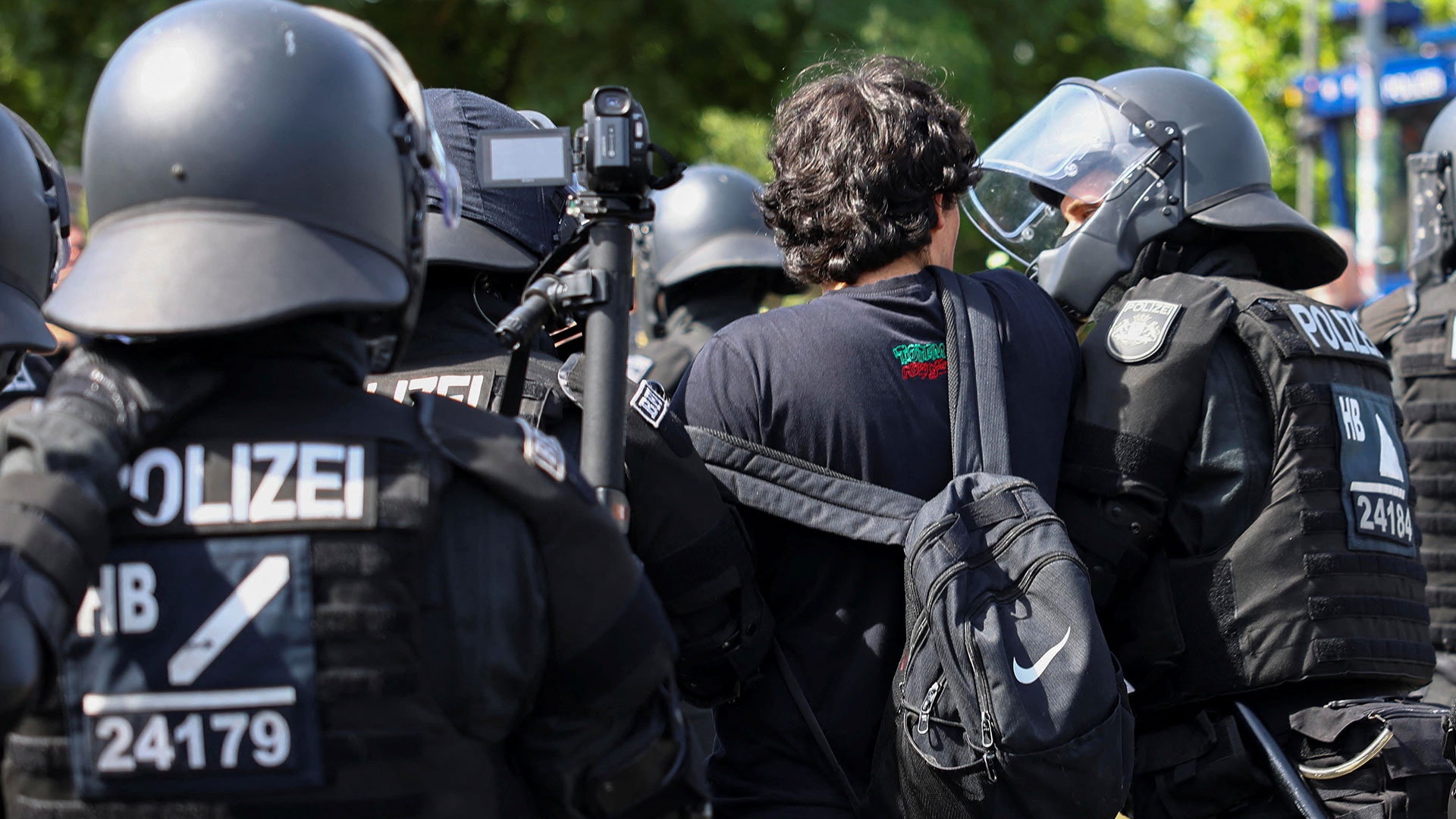 Γερμανία: Βίαια επεισόδια κατά του συνεδρίου της AfD-9