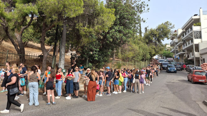 coldplay-μεγάλες-ουρές-για-το-νέο-βίντεο-κλιπ-563071468