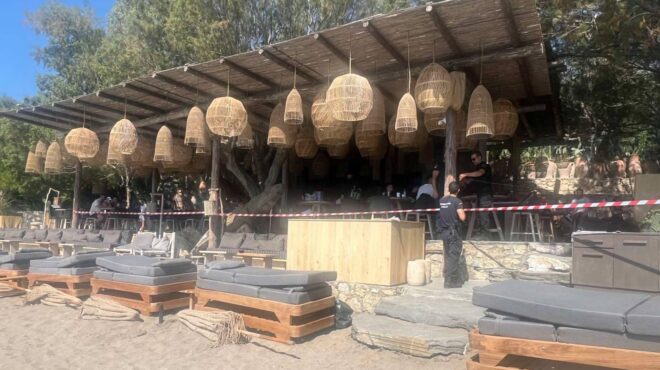 ρόδος-λουκέτο-στο-μπιτς-μπαρ-santa-marina-563088712