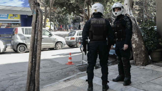 σύλληψη-52χρονου-για-απάτες-και-πλαστογ-563081941