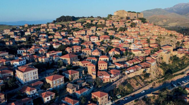 οδηγός-διακοπών-για-τα-νησιά-του-βορεί-563083615