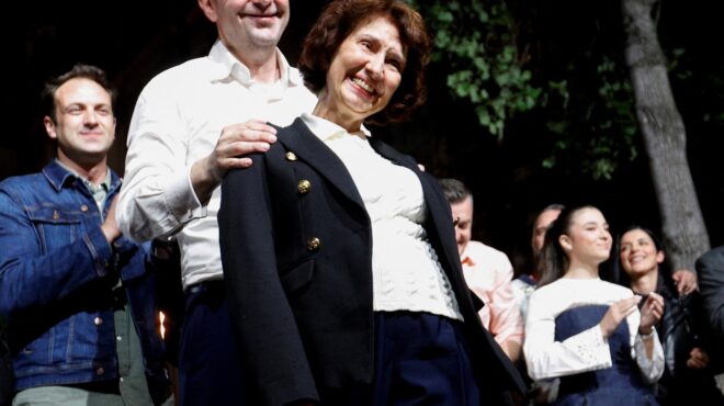 προφορική-αποστράγγιση-των-πρεσπώ-563067790