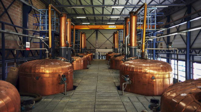 στην-εποχή-του-1917-οι-αποσταγματοποιοί-563084812