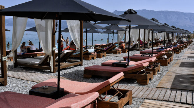 κυπαρισσία-λουκέτο-σε-beach-bar-για-αποδείξε-563103103