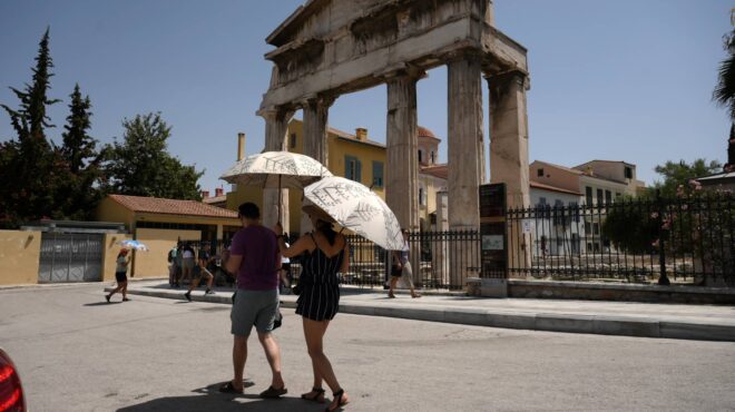καιρός-ζέστη-και-αφρικανική-σκόνη-ε-563058790