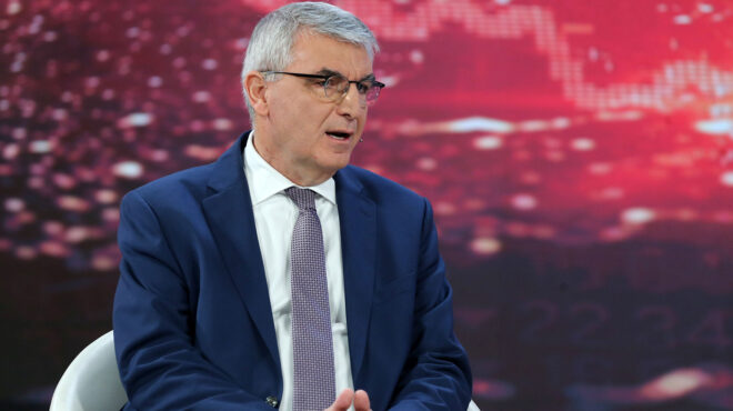 π-τσακλόγλου-σχεδόν-100-000-συνταξιούχοι-δή-563056147