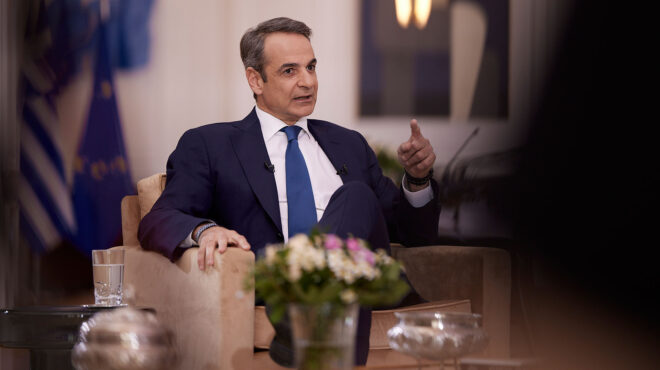 βάζα-μακέτες-και-μπολ-στον-πρωθυπουργ-563074894