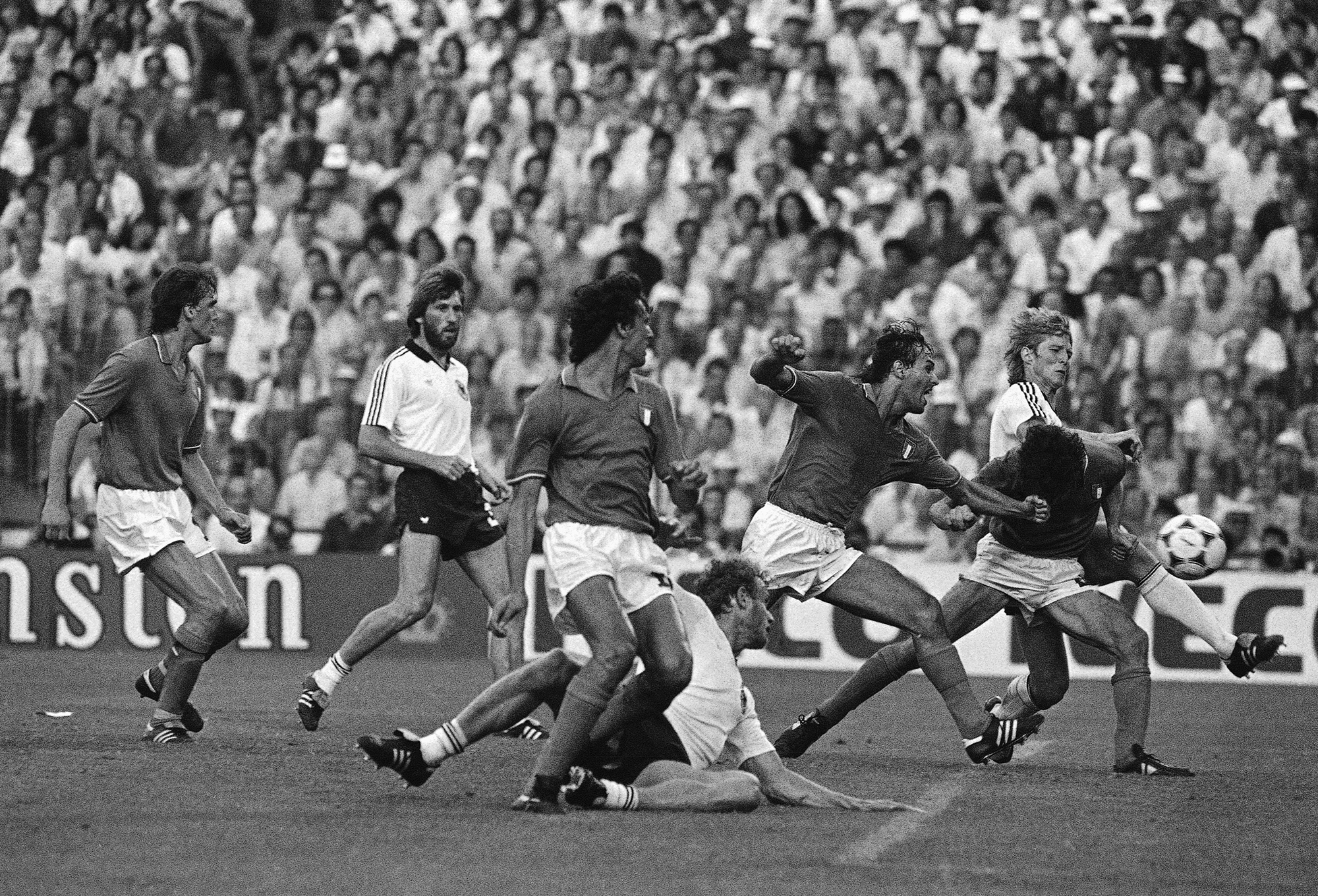 Η ήττα της ποδοσφαιρικής αθωότητας-1