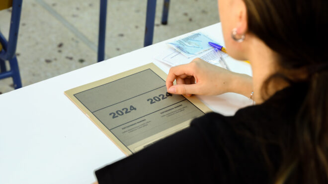 πανελλήνιες-2024-πτωτικές-τάσεις-με-ίδι-563083114