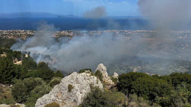 χίος-σε-απόκρημνες-χαράδρες-η-φωτιά-563066245