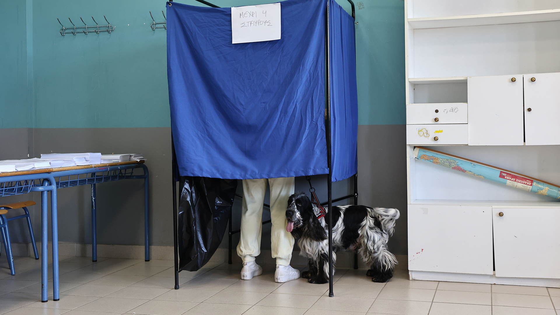 Ευρωεκλογές 2024: Στιγμιότυπα από την εκλογική διαδικασία – Φωτογραφίες-7