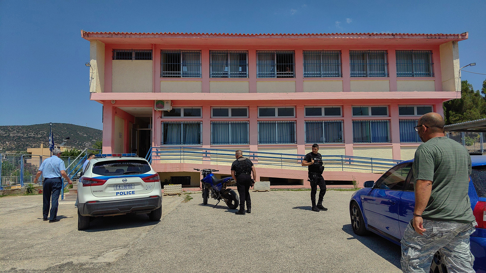 Ευρωεκλογές 2024: Στιγμιότυπα από την εκλογική διαδικασία – Φωτογραφίες-1