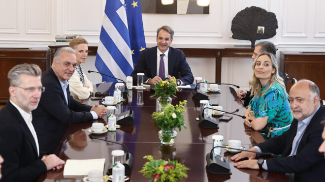 συνάντηση-μητσοτάκη-με-τους-νέους-ευρ-563072863