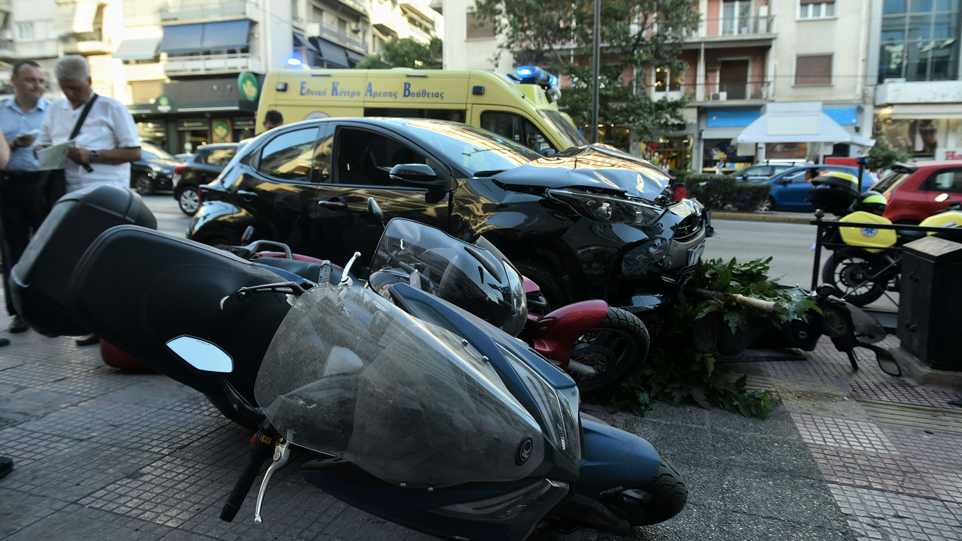 Αμπελόκηποι: Παράσυρση πεζών στην Κηφισίας-1