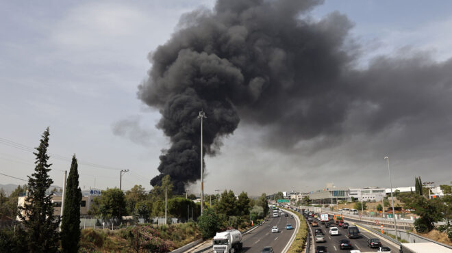 εκρηξη-και-φωτιά-σε-εργοστάσιο-στην-κά-563075311
