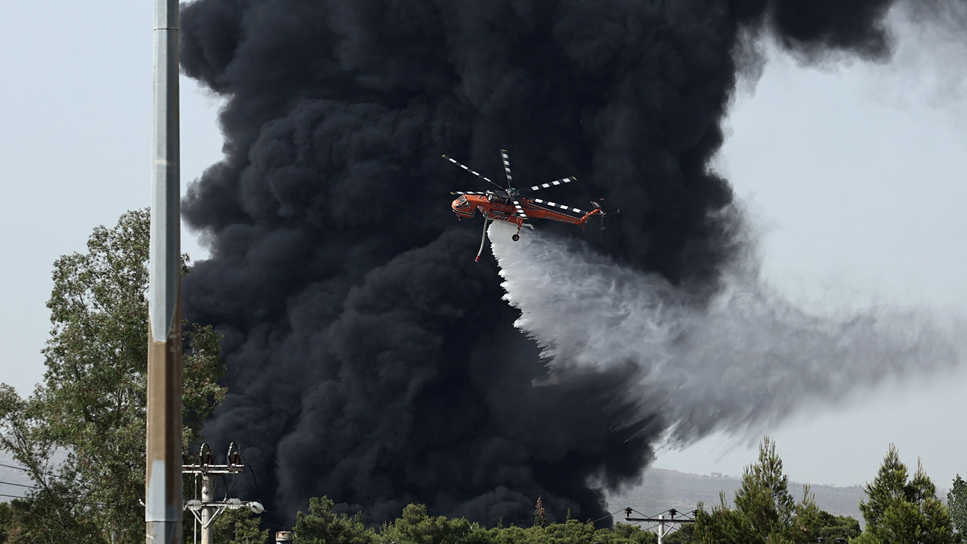 Εκρηξη και φωτιά σε εργοστάσιο στην Κάτω Κηφισιά-5