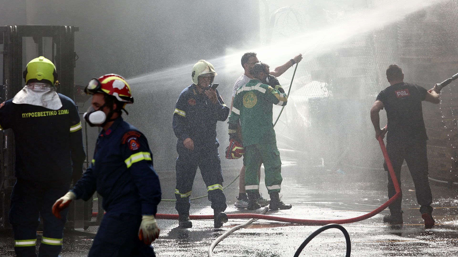 Εκρηξη και φωτιά σε εργοστάσιο στην Κάτω Κηφισιά-12