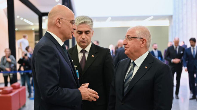 εντός-και-εκτός-εθιμοτυπική-η-συνάντη-563081491