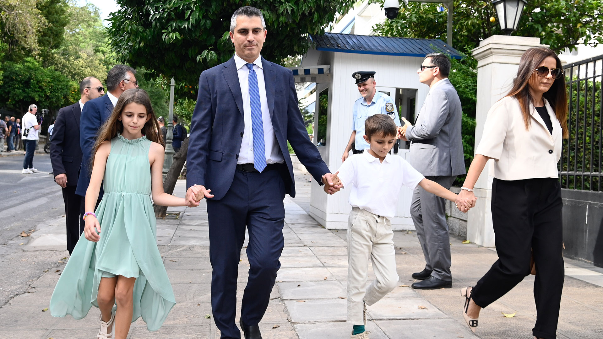 Ορκίστηκαν τα νέα μέλη της κυβέρνησης-9