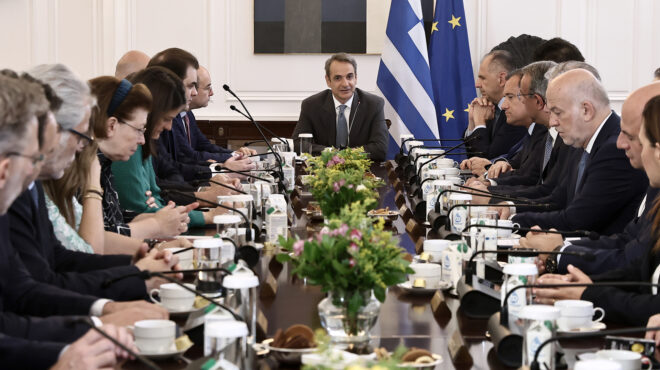 ελεύθεροι-επαγγελματίες-μικρές-αλλα-563093650