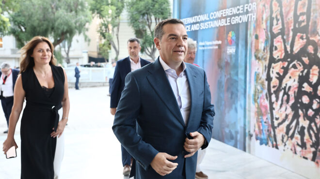 αλέξης-τσίπρας-σαν-πρελούδιο-επιστρο-563086396