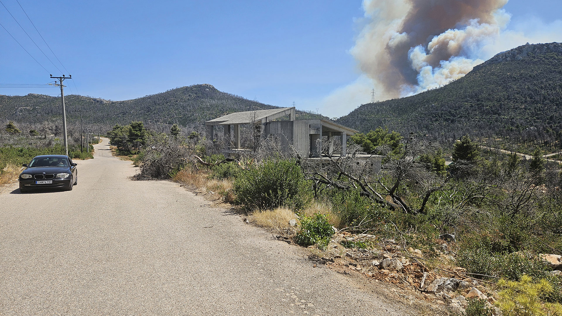 Χωρίς ενεργό μέτωπο η φωτιά στην Πάρνηθα-9