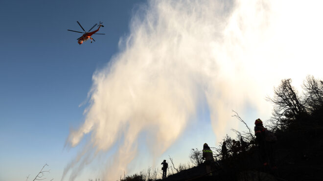 υπό-έλεγχο-η-φωτιά-στη-σέριφο-ολονύχ-563103055