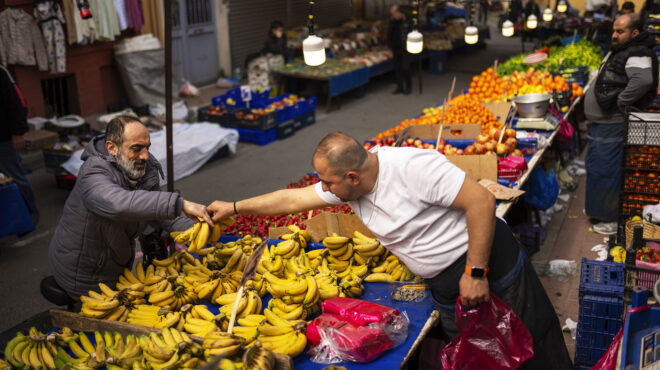 οι-ξένοι-επενδυτές-επιστρέφουν-στην-τ-563090470