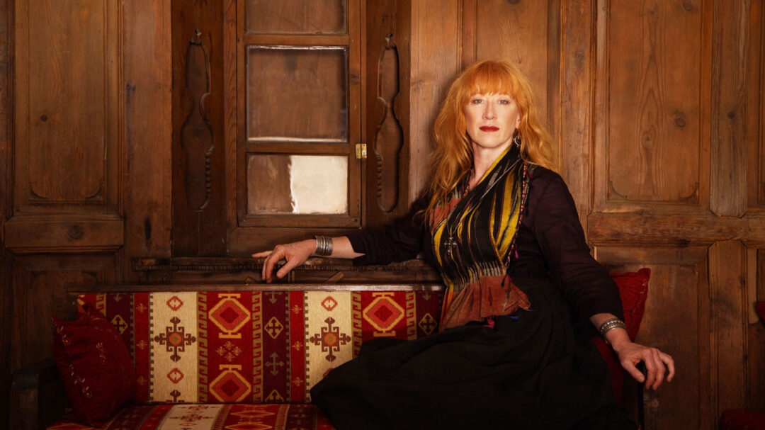 λορίνα-μακένιτ-στην-κ-δεν-έγινα-μισθ-563069155