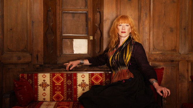 λορίνα-μακένιτ-στην-κ-δεν-έγινα-μισθ-563069155