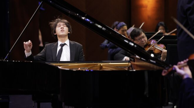 κουρεντζής-κάουφμαν-λιν-στο-μέγαρο-μο-563089777