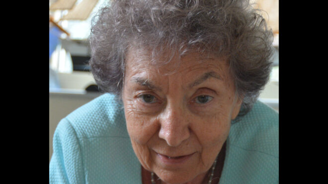 κοινωνία-και-επιστήμη-οφείλουν-πολλά-563081752