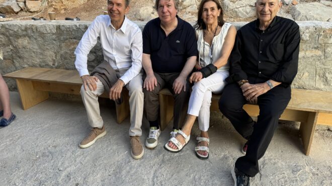 οι-αλλόκοτες-αλλά-γοητευτικές-φιγούρ-563101417