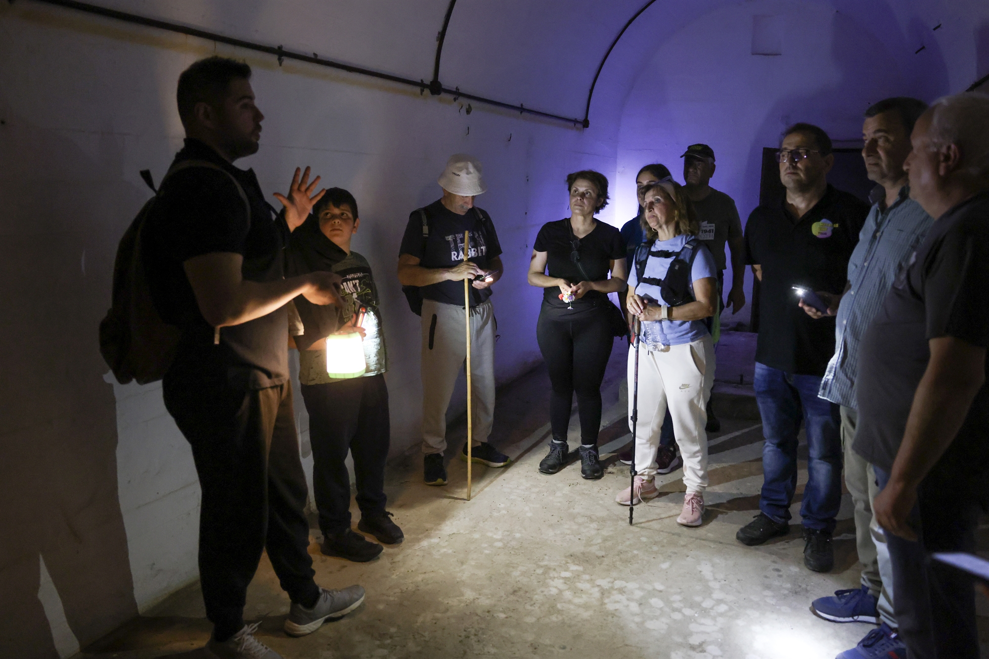 Τουρισμός στα τούνελ του πολέμου-4